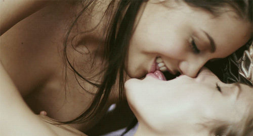 chicas besos con lengua xxx