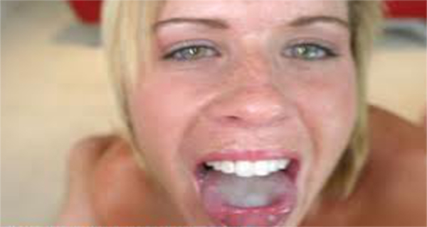Mujeres con semen en la boca